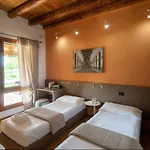 Agriturismo Ai Due Leoni مزرعة للإقامة