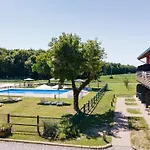 مزرعة للإقامة Agriturismo Ai Due Leoni